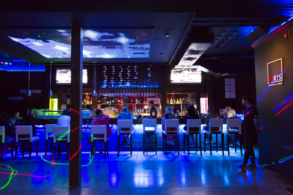 Banner Airis Bar & Lounge 01